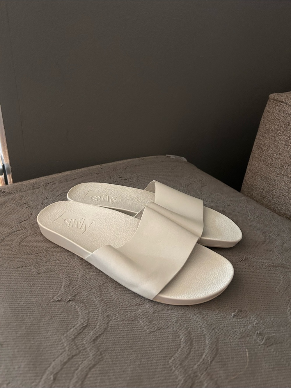Vans Women’s White/Cream Slide Sandals